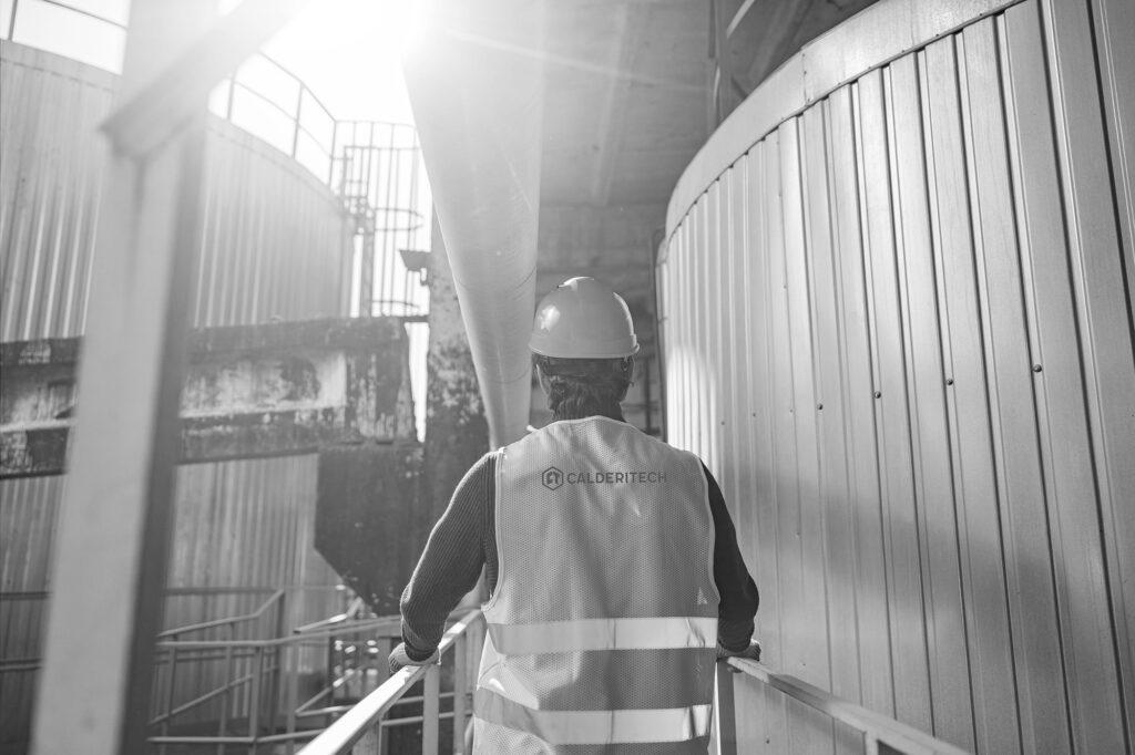 Como escoger el mejor material para tu proyecto de caldereria industrial Calderitech